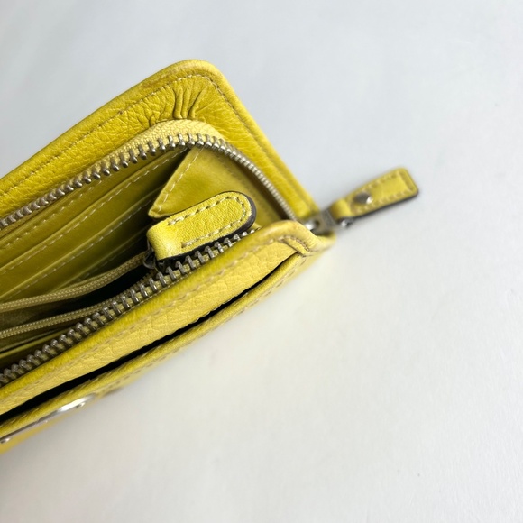 Fossil Yellow Genuine Leather Zip Closure Wallet - Picture 13 of 15